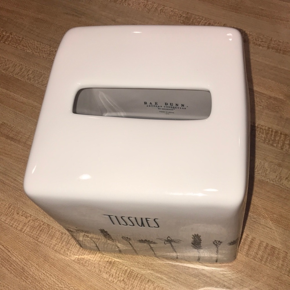 ❌SOLD❌ Rae Dunn TISSUES Ceramic Cover Stem Line NWT - Picture 2 of 4